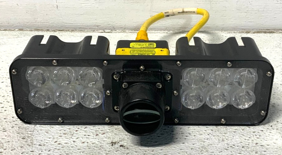 Cognex DM303X ODDM-300-625-W Smart Vision Lights Barcode Reader P/N: 821-0095-3R_0 Cognex DM303X ODDM-300-625-W Smart Vision Lights Barcode Reader P/N: 821-0095-3R